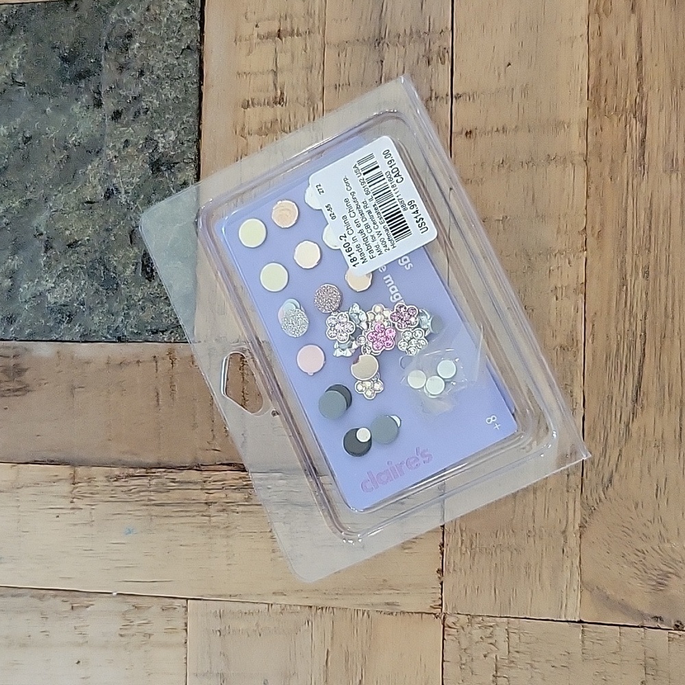 CLAIRE'S Magnetic Earrings
